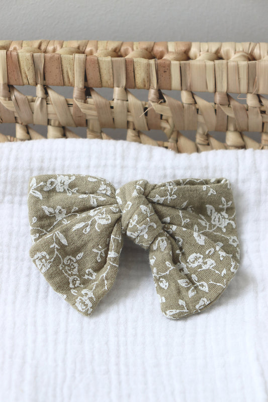 Louise gaze fleurs Olive