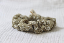 Charger l&#39;image dans la galerie, Bridget gaze fleurs Olive