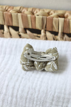 Charger l&#39;image dans la galerie, Anna gaze fleurs Olive